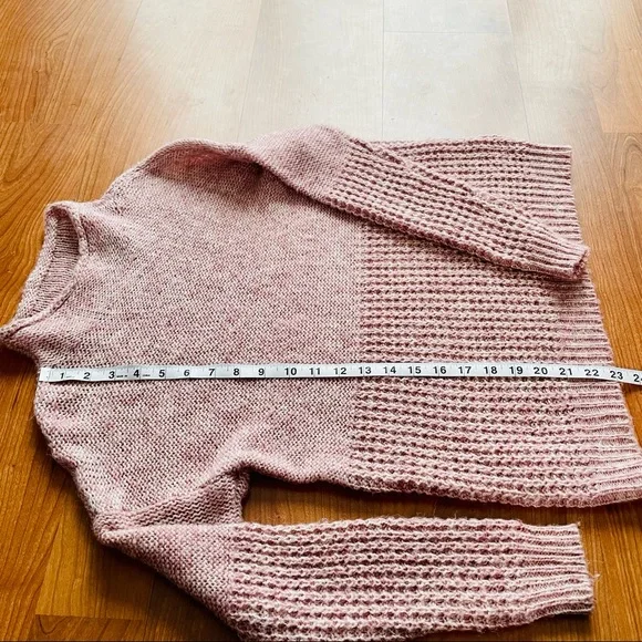 American Eagle Pink Mock Turtleneck Sweater Small - Picture 7 of 7